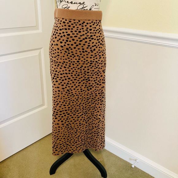 NWT MINKPINK LEOPARD KNIT SKIRT LARGE - Picture 1 of 4
